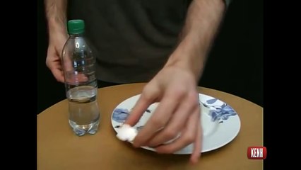 10 mẹo  ảo thuật  với vật dụng ăn uống để  ra oai  cùng bạn bè