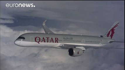 Скачать видео: Qatar Airways profite du Brexit et grimpe au capital du groupe de British Airways