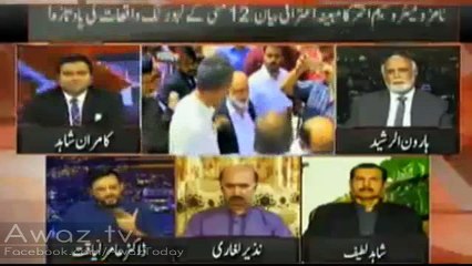 Inhain apni umer ka ka lehaz kerna chahiye - Aamir Liaqat to Haroon Rasheed