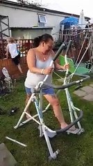 Cette femme se rate complet sur un appareil de musculation ! Vélo Ellyptique