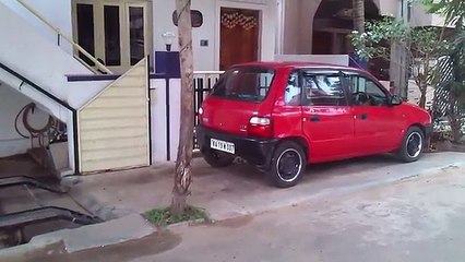 Petit garage sous l'escalier