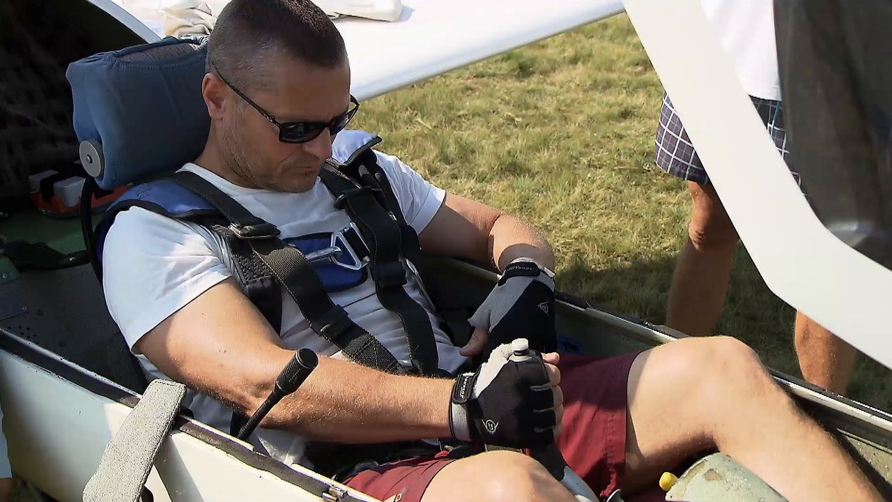 Glider Aerobatics: World Champion Ferenc Toth