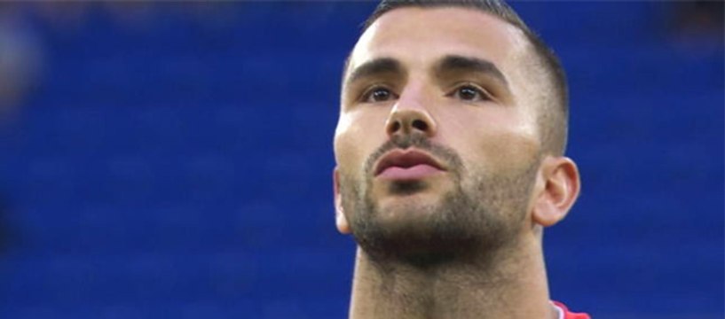 Quand Anthony Lopes chante... les deux hymnes nationaux !