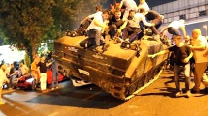 Darbe Girişimi Gecesi Vatandaşların Mücadelesi