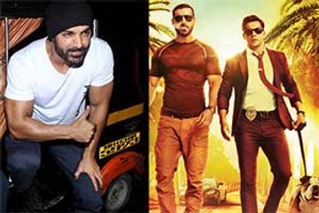 John Abraham takes an auto rickshaw for the promotions of Dishoom
