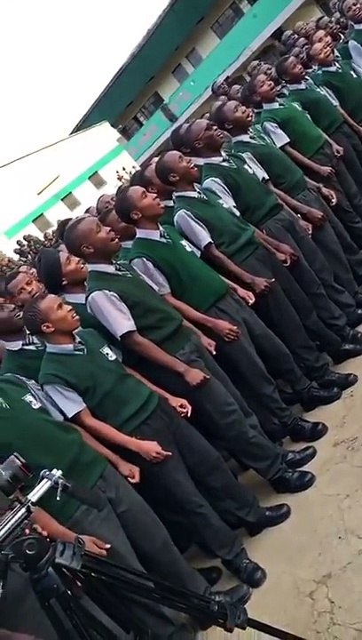 Chorale d'une école au Kenya... Gros frissons !