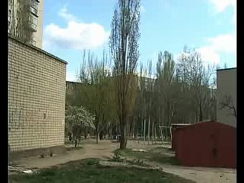 FAIL - Insane Parkour Jump Accident - Crazy Guy makes an amazing death Jump from roof - funny