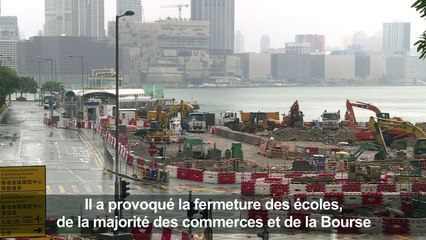 Hong Kong au ralenti après le passage du typhon Nida