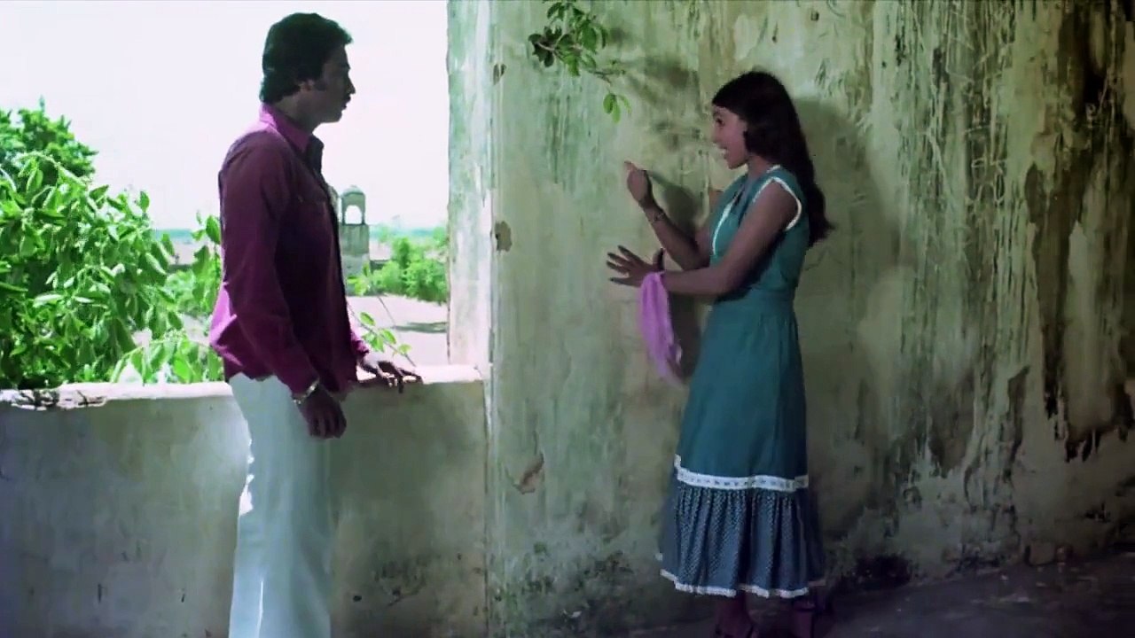 (Sunehri Yaaden) Sola Baras Ki Bhali Umer Ko Slaam A Qaiser G..