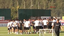 Beşiktaş'ın Yeni Transferi Adriano İlk İdmanına Çıktı