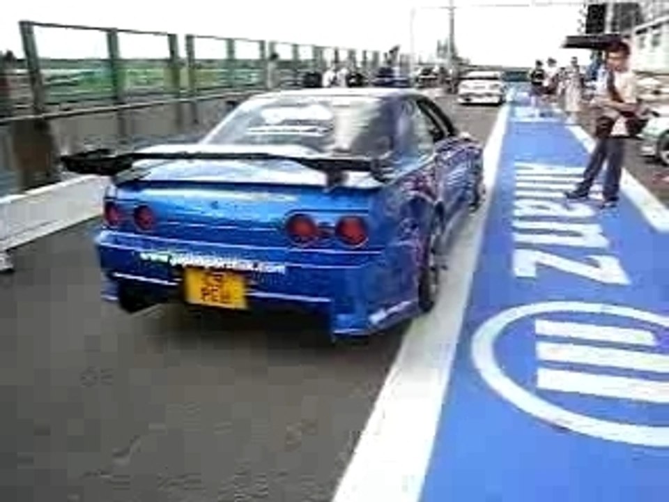 DJMIXONE- voiture de drift Magny-Cours