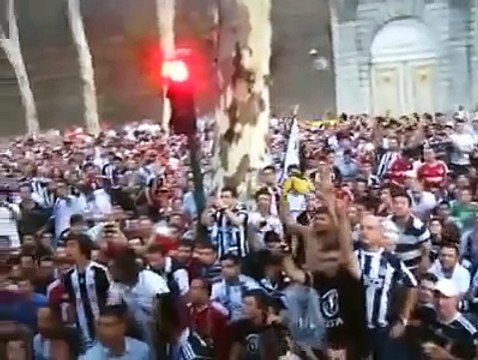 Beşiktaş Taraftar Grubu Çarşı ile Türk Askeri Birlikte Tezahürat Yaparsa