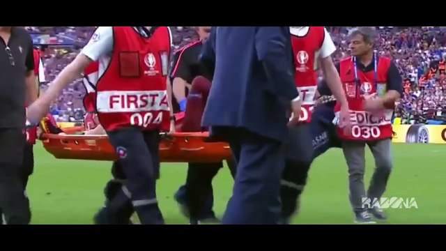 Cristiano Ronaldo & Lionel Messi ● Sad moments & cry moments ● #RESPECT