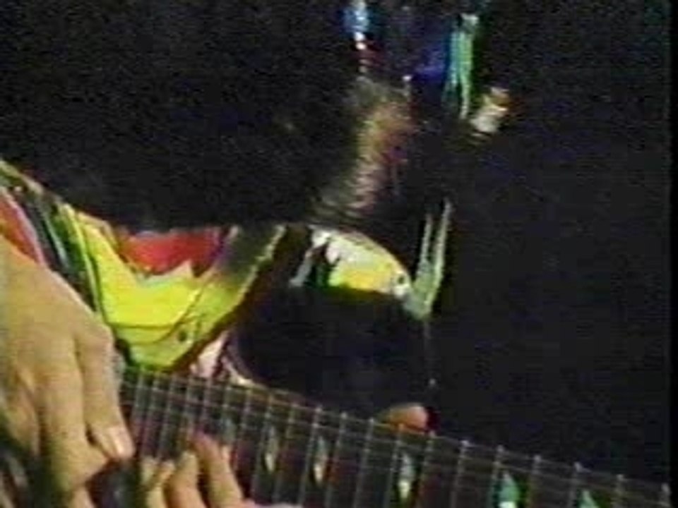 Steve Vai - Crazy solo (Letterman show part 2)(1)