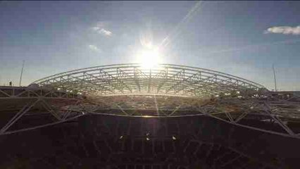 EEUU estrena techo retráctil en el estadio central del Abierto de Tenis