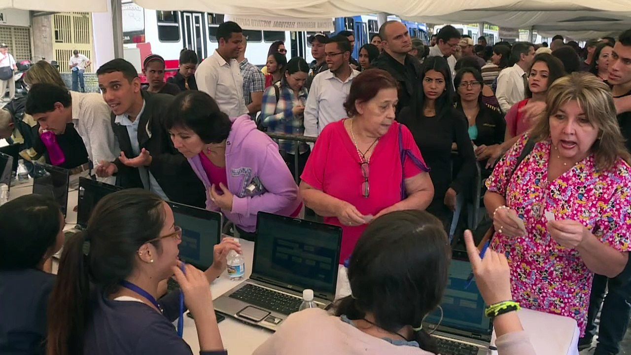 Oposición venezolana puede avanzar en referendo contra Maduro