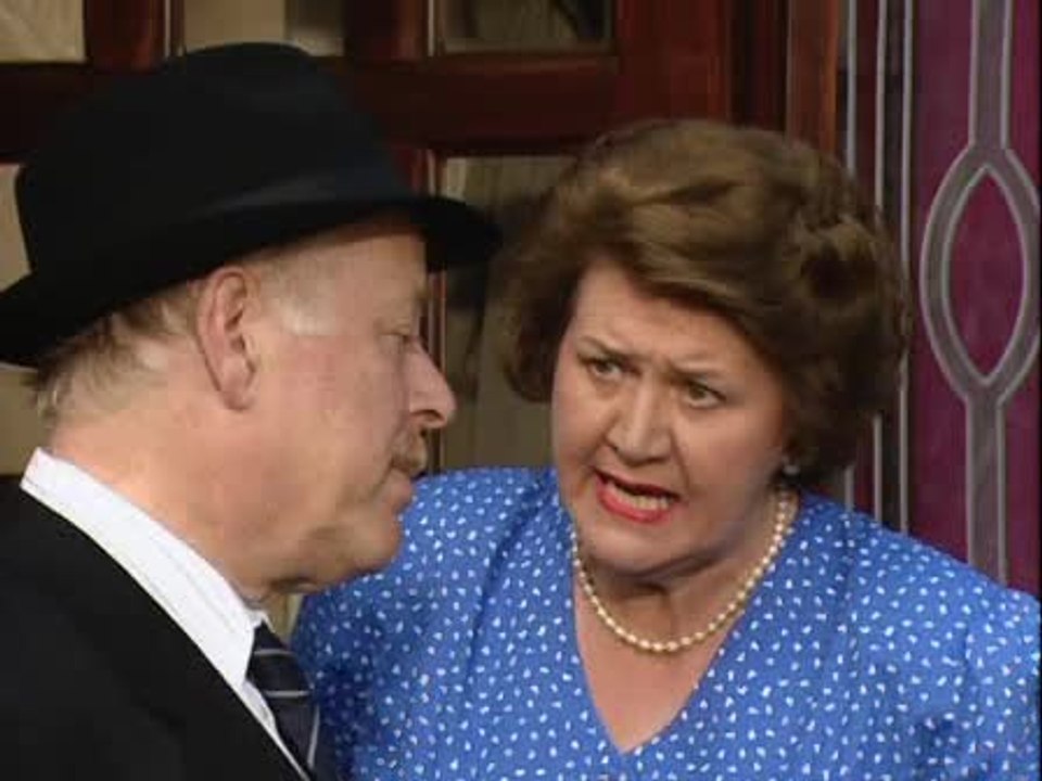 Keeping Up Appearances S03 E01 Early Retirement Dailymotion Video