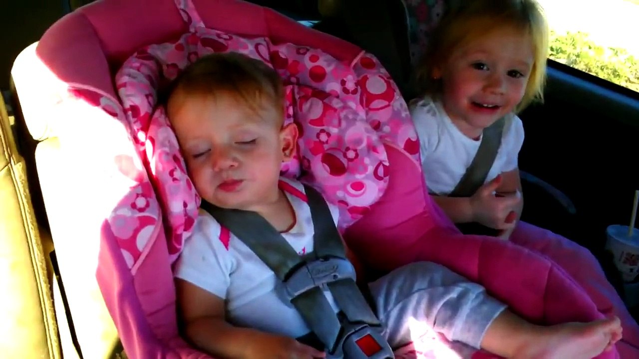 Quand ton Bébé se réveille dès qu'il entend Gangnam Style