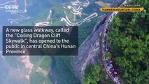 Chineses inauguram mais uma assustadora e impressionante ponte de vidro