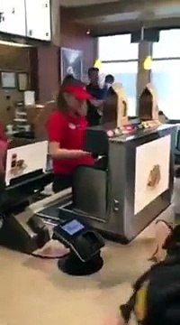 This Fast Food Worker Shows Us All What Truly Great Customer Service Looks Like