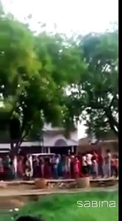 Allah Miracle Girl praying Namaz on TREE and disappear