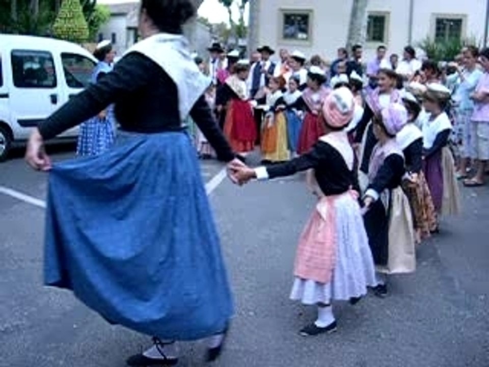 PAV-provence-danse traditionnelle st remy