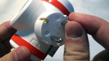 Adaptor triplu stecher Legrand cu impamantare (blogoteca.eu)