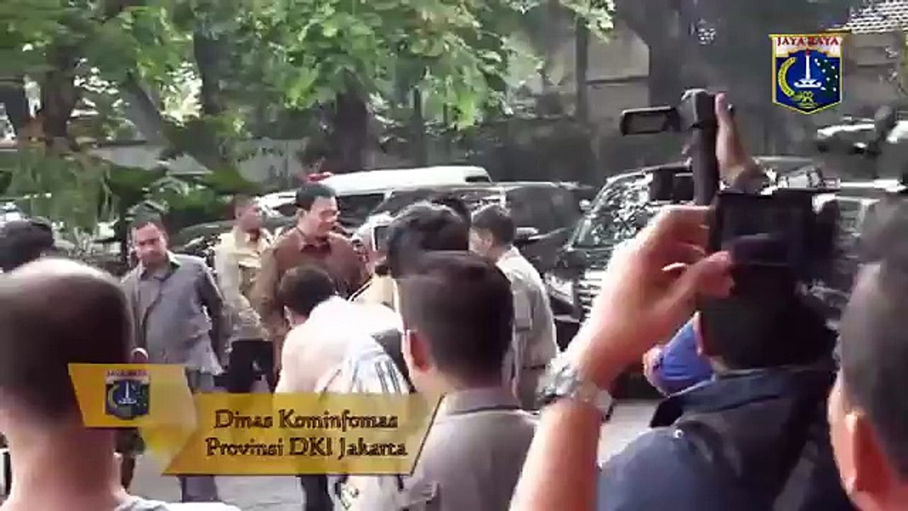 Pegawai Paling Rendah pun Bisa Bersalaman Dengan AHOK di Balaikota, Ini Buktinya [Low, 360p]