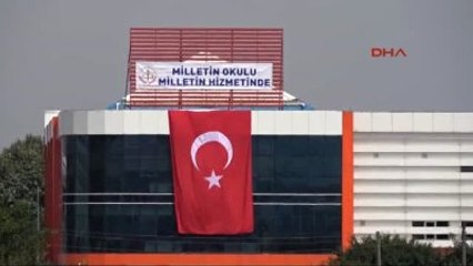 Bolu Kapatılan Okullara, 'Milletin Okulu Milletin Hizmetinde' Pankartı