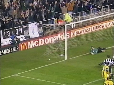 Newcastle Utd v Tottenham H 1996-97