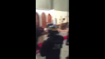 Evacuation musclée de l'église Sainte-Rita à paris