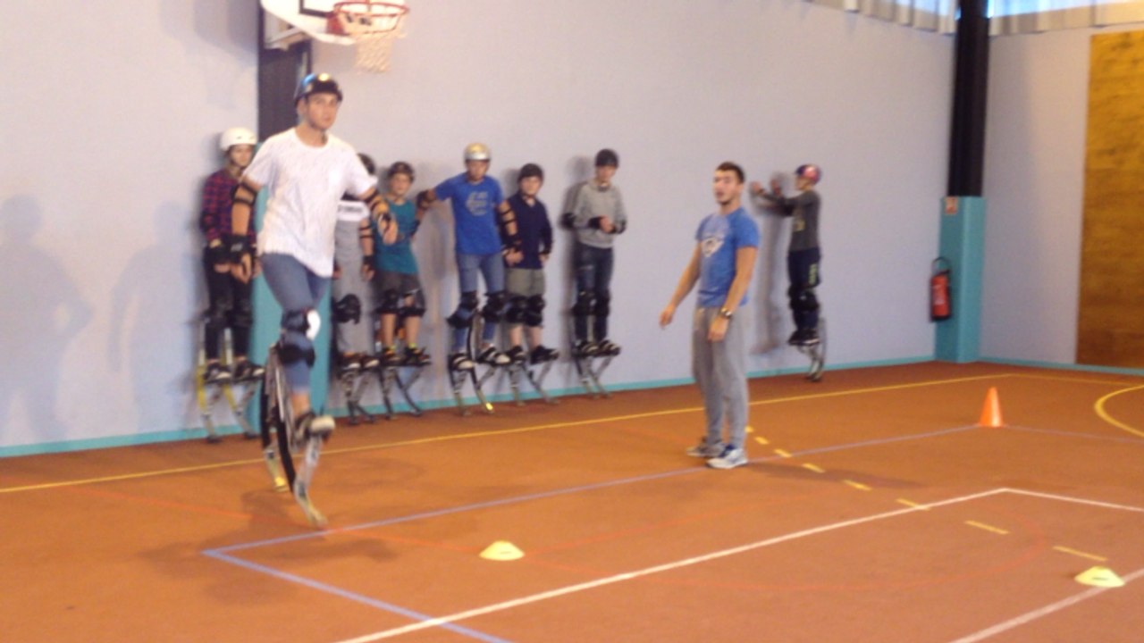 Initiation aux échasses urbaines