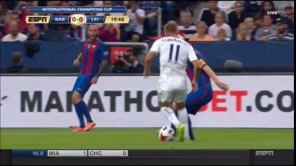 Lionel Messi With Awesome Nutmeg vs Marc Albrighton!