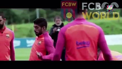 Messi incredible Nutmeg on Luis suarez !!
