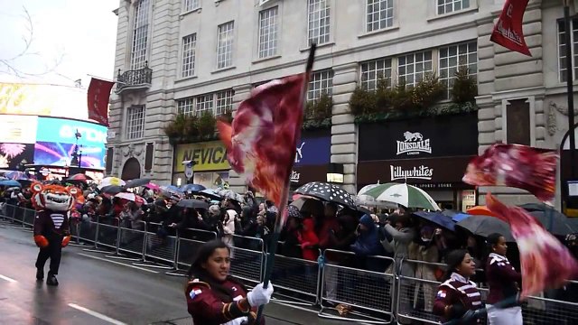 London's New Year's Day Parade 2014 Moises Castillo Ocaña Tema de Samy y Sandra Sandoval