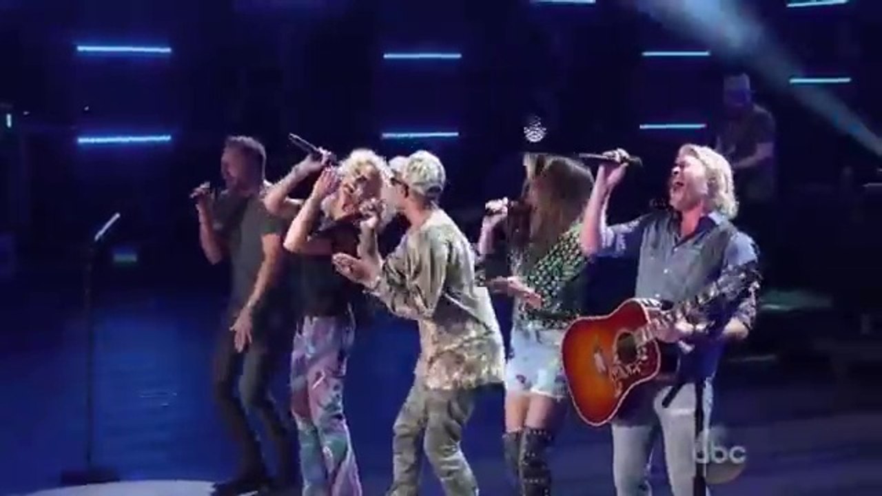 Pharrell Williams & Little Big Town - Miracle - CMA Fest 2016