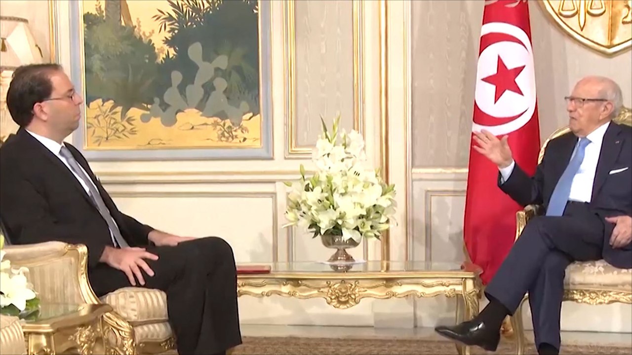 السبسي يكلف الشاهد بتشكيل حكومة وحدة وطنية