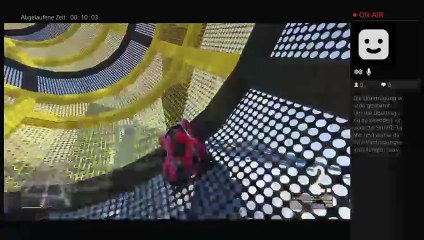 EIN SPIELER ZOCKT MIT GUTE LAUNE