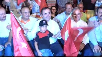 Antalya'da Demokrasi Nöbeti Sürüyor