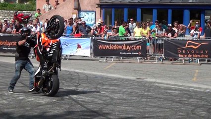 Show devant avec le stunt dans le Dévoluy
