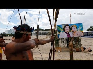 Grupo indígena prostesta contra a indicação de Kátia Abreu para o Ministério da Agricultura