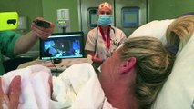 Un enfermo de ELA consigue ver el parto de su hijo
