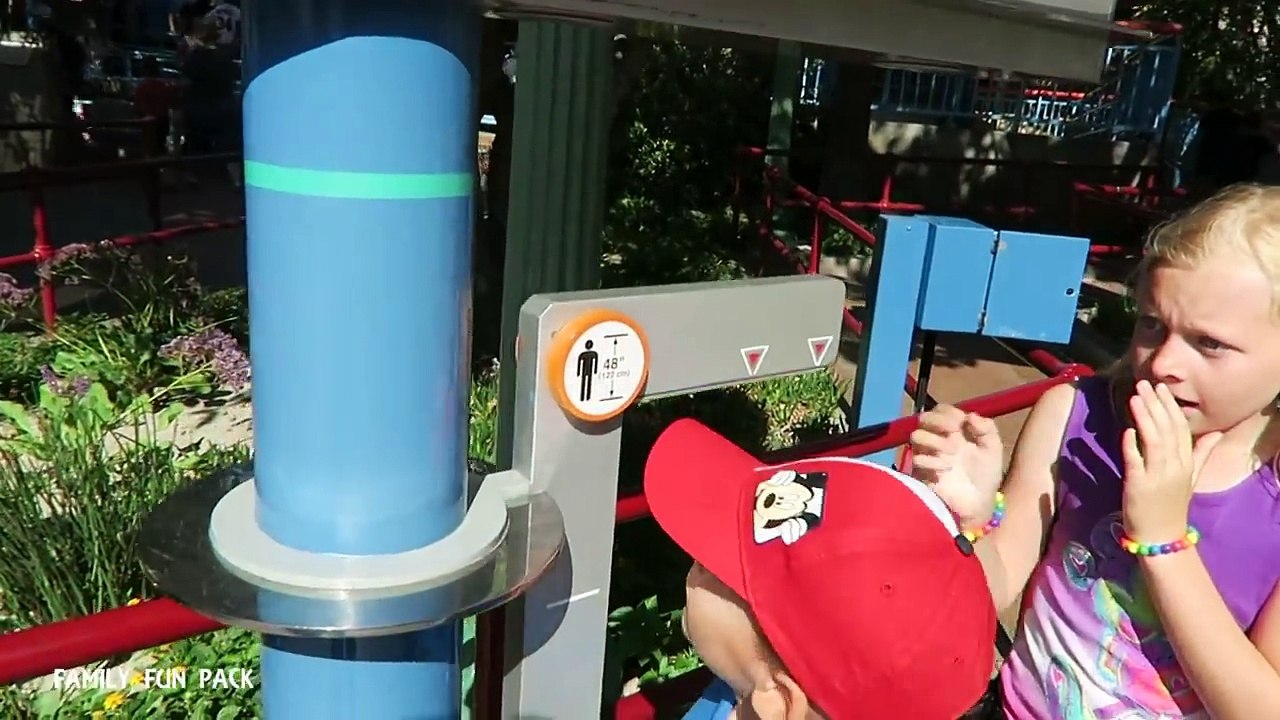 TWINS FIRST UPSIDE DOWN ROLLER COASTER! California Screamin at Disneyland