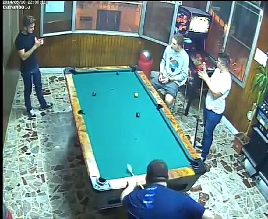 Le joueur de billard le plus chanceux du monde... Trick involontaire incroyable