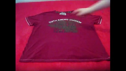 Comment plier un t-shirt en 2 secondes - Tuto