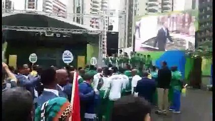 Première Levée de Drapeau et Hymne Algérien à Rio!