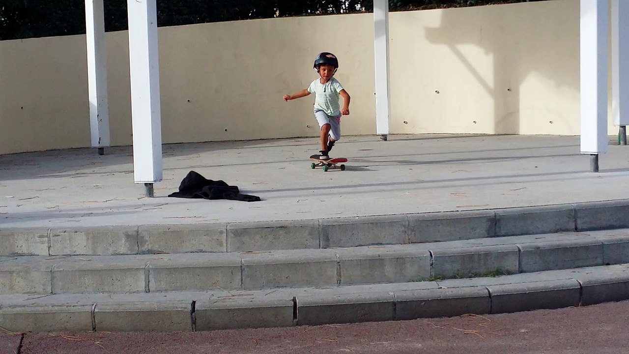 Skate Lou juillet 2016 (5 ans et demi)
