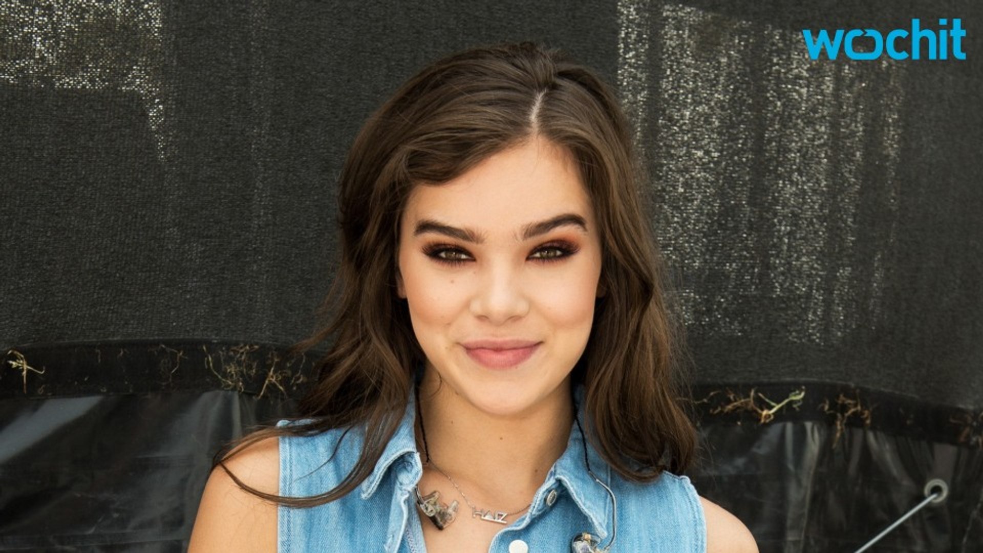 Hailee Steinfeld Reveals Info on Taylor Swift's 'Girl Squad'