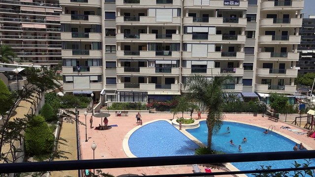 Недорогая квартира с одной спальней в Бенидорме для продажи, комплекс Las Azaleas