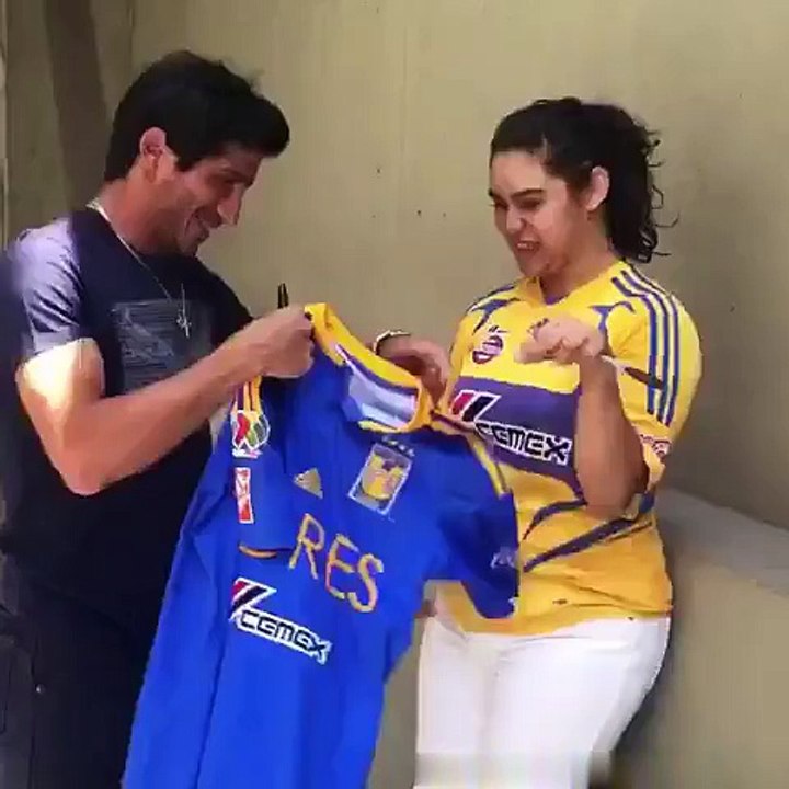 Damian quiso darle un regalo especial a una de sus seguidoras